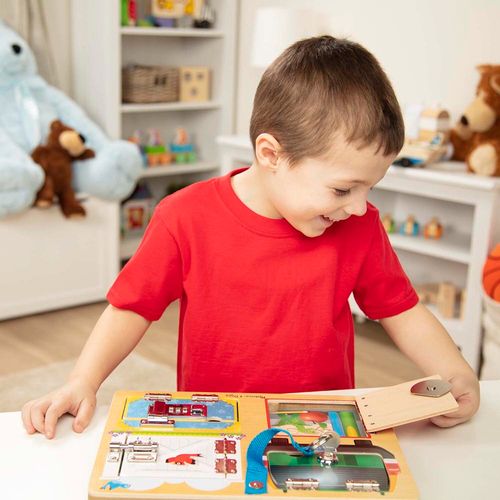לוח מנעולים מעץ קטן - Melissa and Doug