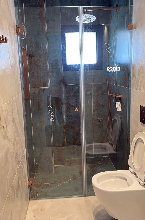 מקלחון חזית קבוע+ דלת  זכוכית שקופה 8 מ"מ מחוסם מלא עם פירזול רוז גולד