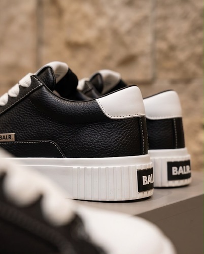 נעל BALR מידות 40-46 לגברים בגוון שחור עם סוליה לבנה