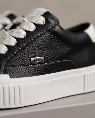 נעל BALR מידות 40-46 לגברים בגוון שחור עם סוליה לבנה