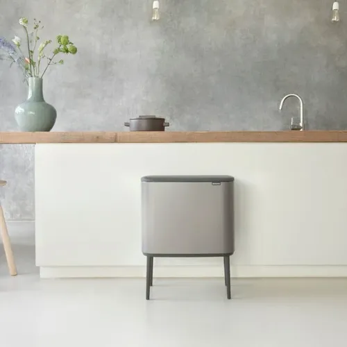 פח ברבנטיה למטבח 36 ליטר - Brabantia BO פלטינום מתוך קולקציית פחי אשפה למטבח (תמונת מוצר) - פתרון פונקציונלי ואסתטי לארגון הבית
