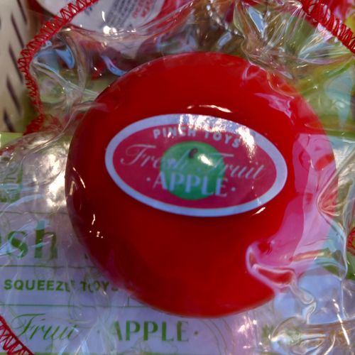 סקווישי תפוח נידו  נמעך להפגת מתחים  -  Squishy Apple  Nido  SO-3300-2