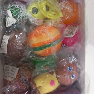 9 סקווישי לחיצה במארז גלו מה מסתתר בקופסה  - Nine squishies in a box