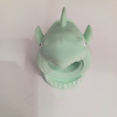 סקווישי בעיצוב כריש לחיצה יוצא דולפין - Squishy shark