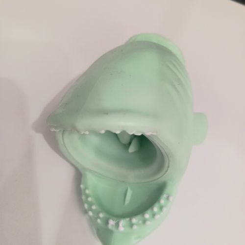 סקווישי בעיצוב כריש לחיצה יוצא דולפין - Squishy shark