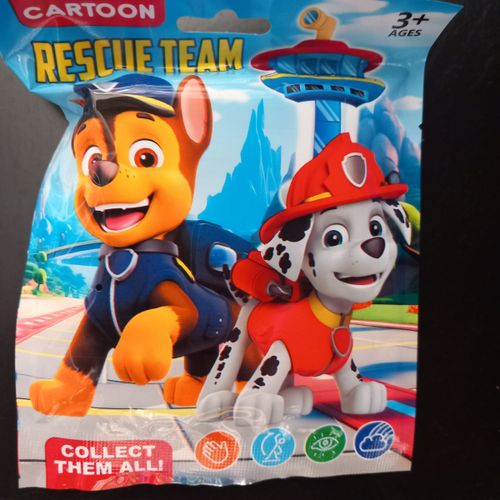 שקיות הפתעה - מפרץ ההרפתקאות  - דמות + 3 קלפים - CARTOON RESCUE TEAM