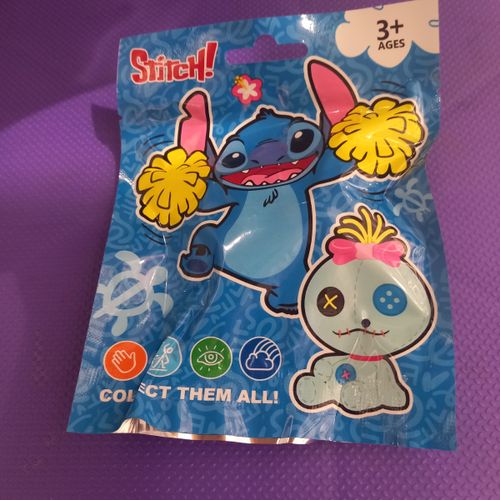 שקיות הפתעה - בובת סטיץ - דמות + 3 קלפים - STITCH 32056