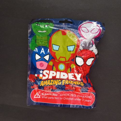 שקיות הפתעה - דמות ספיידי חדש + 3 קלפים - SPIDEY