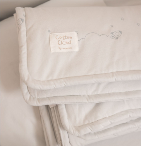 שמיכת ג'רסי עם מילוי 80*80 Cotton cloud בצבע לבן