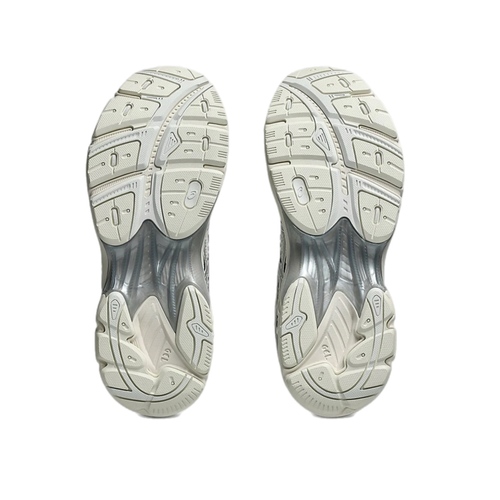 נעל ASICS מידות 36-42 לנשים בגוון כסוף