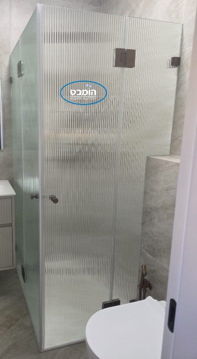 מקלחון פינתי שני קבועים+ שתי דלתות זכוכית גלים גלינה עם פירזול רוז גולד