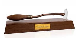 עט מרחף – מהדורת Harry Potter Nimbus 2000 Levitating Broom Pen