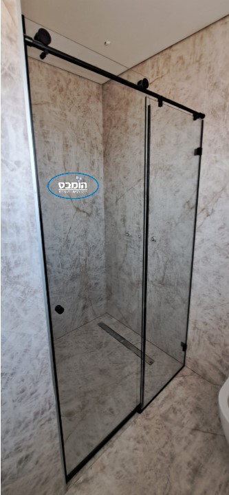 מקלחון חזית הזזה על מוט שחור עליון זכוכית שקופה פירזול שחור 8 מ"מ לפי מידה
