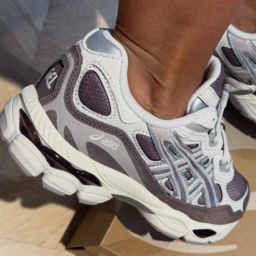 נעל ASICS מידות 36-42 לנשים בגוון חום-קרם