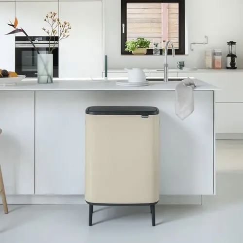 פח ברבנטיה למטבח 60 ליטר - BO Brabantia בז מתוך קולקציית פחי אשפה למטבח (מבט נוסף) - קל לניקוי ותחזוקה לשמירה על מראה חדש ומבריק