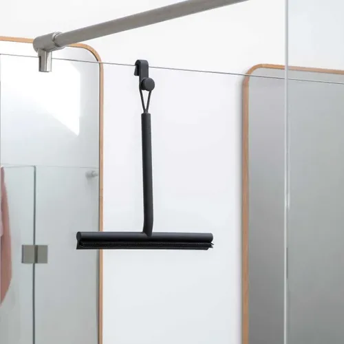 מגב מקלחון דו צדדי אפור כהה Brabantia מתוך קולקציית אביזרי מטבח משלימים (פרטים קטנים וגימור) - פתרון פונקציונלי ואסתטי לארגון הבית
