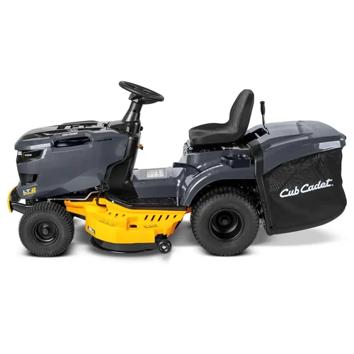 מבט צד אופקי ומלא על טרקטורון כיסוח דשא Cub Cadet LT2 R92 כולל סל איסוף אחורי מובנה בנפח 240 ליטר