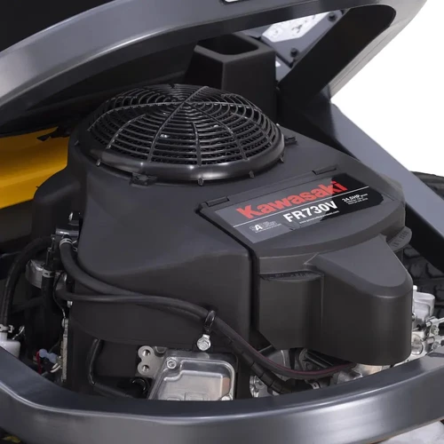 תקריב על מנוע בנזין מקצועי Kawasaki FR730V בנפח 726 סמ