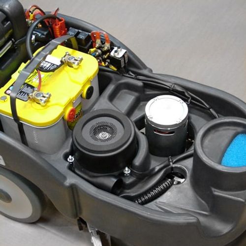   מכונת ניקוי רצפות 12V נטענת QUICK 36B לאבור