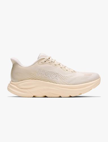 HOKA CLIFTON 11 - נעלי ספורט נשים הוקה קליפטון 11 רחבות בצבע חימר בהיר/שיבולת שועל