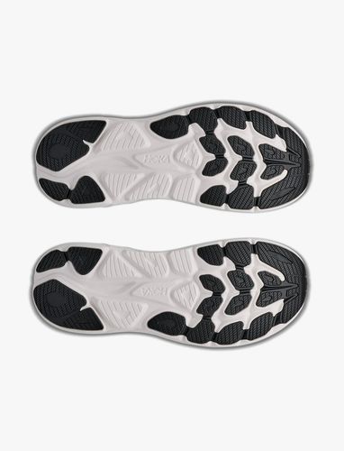 HOKA CLIFTON WIDE 11 - נעלי ספורט גברים הוקה קליפטון 11 רחבות בצבע פרוסט/שחור