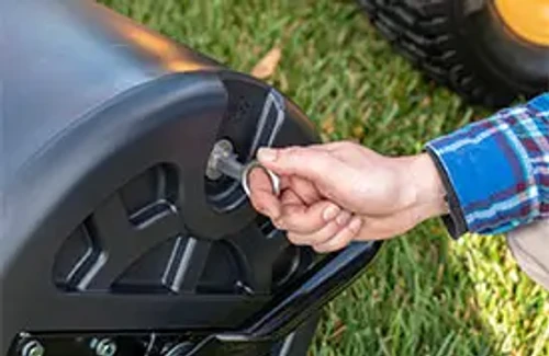 פתח מילוי המים של רולר לדשא Agri-Fab 45-0606 למילוי וריקון מהירים