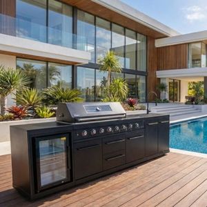 מטבח חוץ נבאדה 6 מבערים + מבער אחורי וכירת צד ומקרר