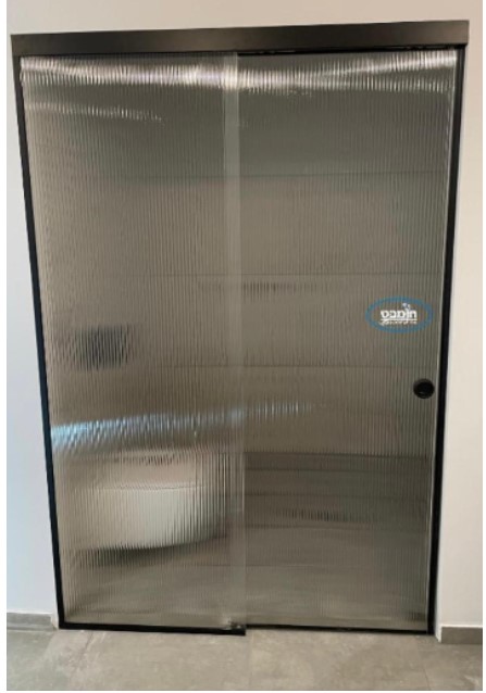 קיר זכוכית עם סט הזזה סמוי זכ