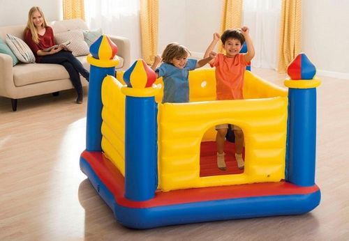 מתקן מתנפח קפיצה INTEX בעיצוב טירה לשימוש חיצוני ופנימי מקט 48259 - מבט על אזורי המשחק