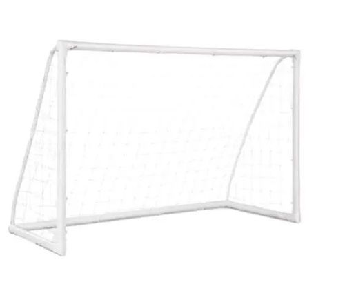 שער כדורגל מפלסטיק ורשת לחצר 130X153 מטר PSG0543 מבית DERBY - מבט על אזור המשחק