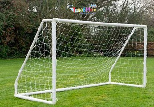 שער כדורגל מפלסטיק ורשת לחצר 130X153 מטר PSG0543 מבית DERBY - המתקן בחצר או בגינה