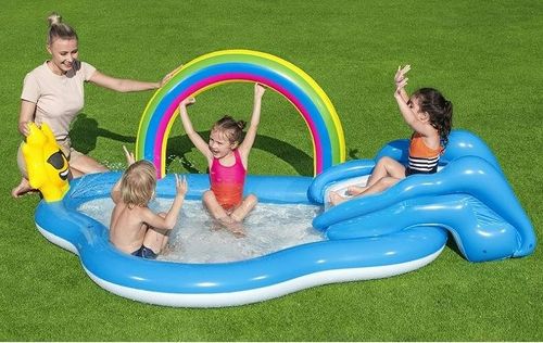 בריכה מתנפחת לילדים קשת בענן 257X145X91 סמ 53092 מבית BESTWAY - תמונת אווירה ושימוש בבריכה