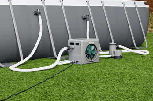 מחמם מים מקצועי 4.4KW משאבה לחימום המים בבריכה הביתית 58748 מבית BESTWAY - תמונת אווירה ושימוש במוצר
