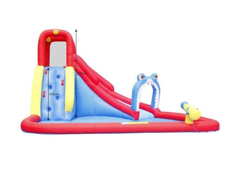 מתנפח עם מגלשה כריש דגם 9326 מבית Happyhop - המחשת פעילויות במתקן