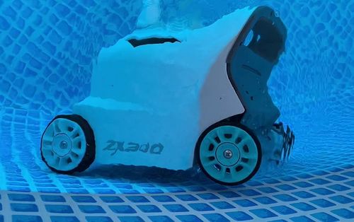 רובוט מטפס לניקוי בריכה ZX300 | INTEX | מק״ט 28005 - מבט מקרוב על המוצר