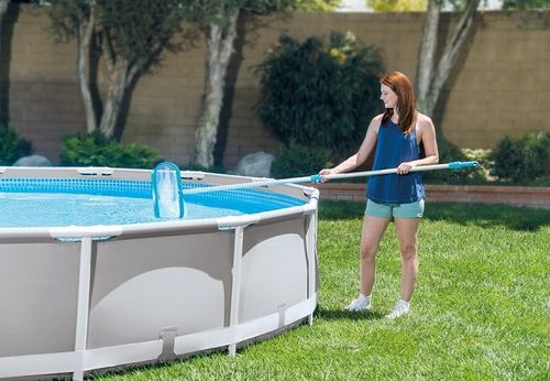 רשת עמוקה מתחברת למוט טלסקופי לניקוי הבריכה הביתית 29051 מבית INTEX - מבט נוסף על המוצר