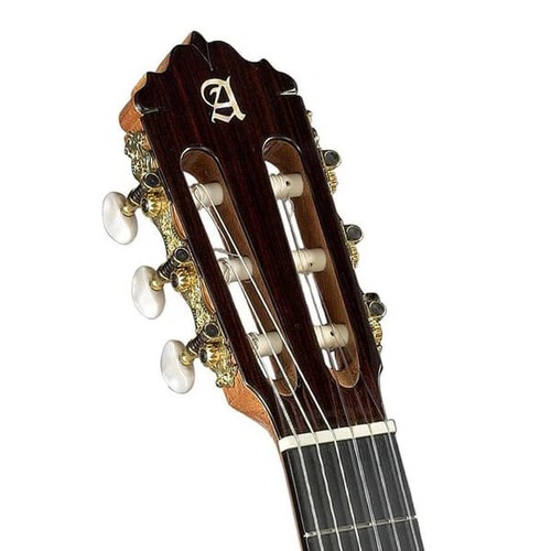 גיטרה קלאסית פלמנקו ALHAMBRA 7 Fc PURE Solid cypress back and sides + 25mm bag