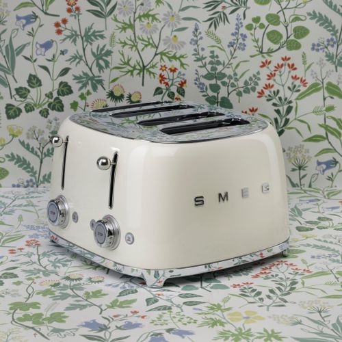 מצנם קופץ ל-4 פרוסות SMEG נירוסטה TSF03SSEU