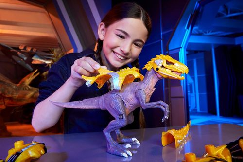 דינוזאור Armorsaurs עם שריון : בלייז