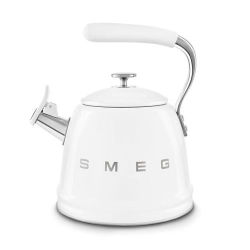 קומקום שורק לא חשמלי SMEG בצבע לבן בעיצוב רטרו שנות החמישים