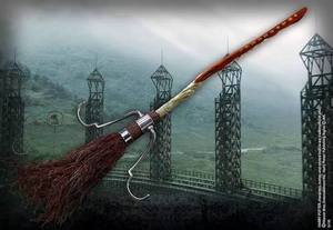 מטאטא המעופף Firebolt | The Noble Collection – Harry Potter Collectible Replica 