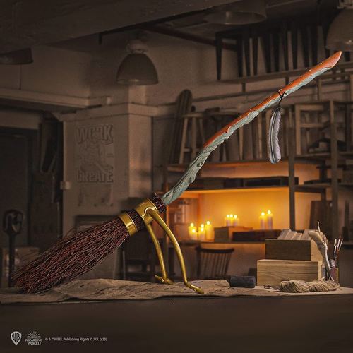 מטאטא Firebolt מהדורה מוגבלת – Harry Potter Cinereplicas Collectible Replica