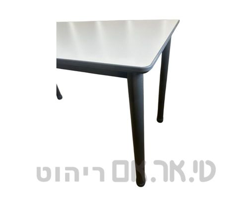 קנט יצוק לשולחן בית ספר