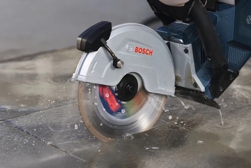 מסור עגול נטען לבטון BOSCH GCS 18V-230 - גוף בלבד