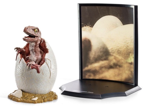 ביצת ולוסירפטור מסדרת Toyllectible Treasures – פארק היורה | Jurassic Park Toyllectible Treasures Velociraptor Egg Collectible