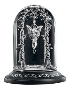 מעמד תצוגה לתליון Evenstar של ארוון – שר הטבעות | Arwen Evenstar Pendant Display – The Lord of the Rings