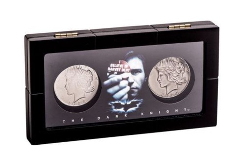 מטבע דו-צדדי של הארווי דנט (דו-פרצוף) –  DC Comic Batman The Noble Collection | Harvey Dent Two-Face Double-Sided Coin Replica – The Noble Collection