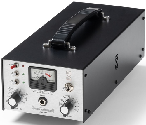 זוית נוספת warm audio jude preamp