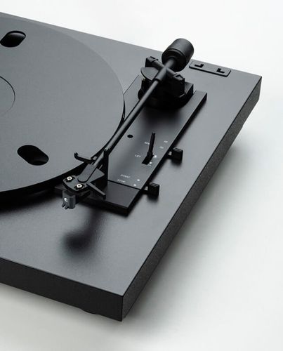Pro-Ject AUTOMAT A1.2 מתצוגה במצב חדש !