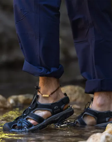 סנדלי גברים Cedrus שחור מבית Outdoor Revolution 